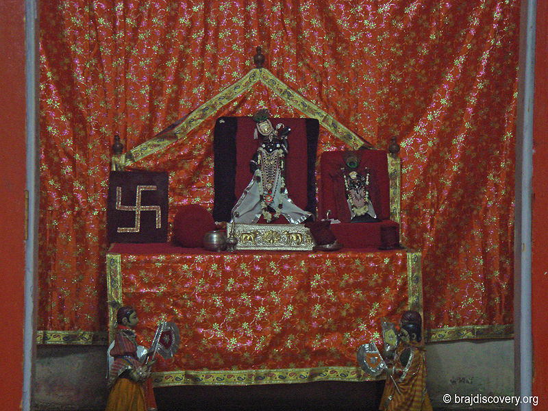 चित्र:Goverdhan-nathji-mathura.jpg