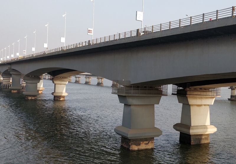 चित्र:Vashi-Bridge.jpg