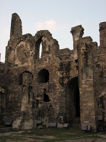 चित्र:Golkunda-Fort-Hyderabad-6.jpg