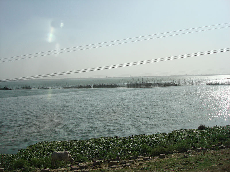 चित्र:Ramgarh-Tal-Lake.jpg