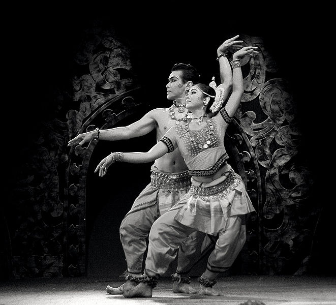 चित्र:Odissi-Dance.jpg