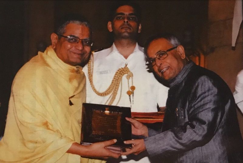 चित्र:Shri-Shrivatsa-Goswami-3.jpg