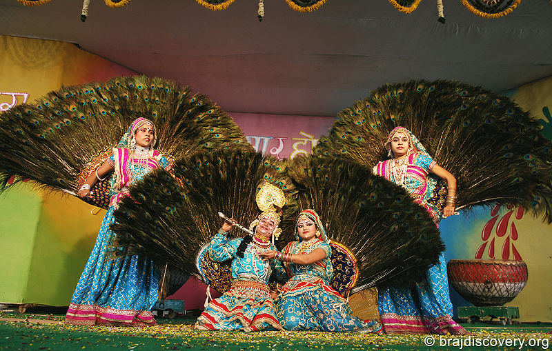 चित्र:Krishna Janm Bhumi Holi Mathura 4.jpg