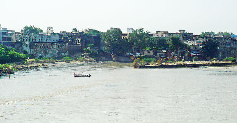 चित्र:Gokul-ghat.jpg