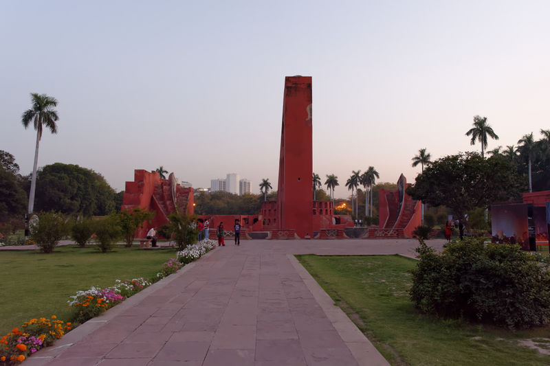 चित्र:Jantar-Mantar-Delhi-9.jpg