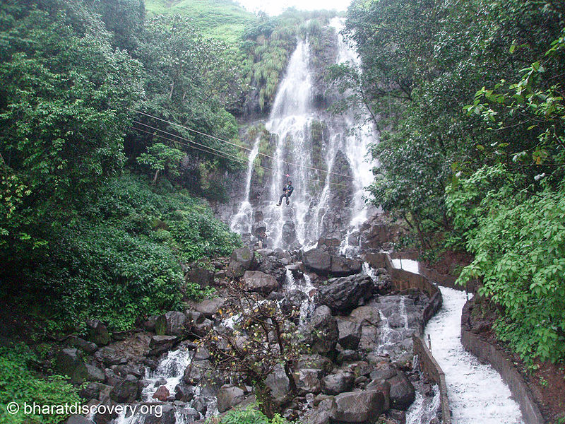 चित्र:Dudhsagar-Waterfall-Goa-2.jpg