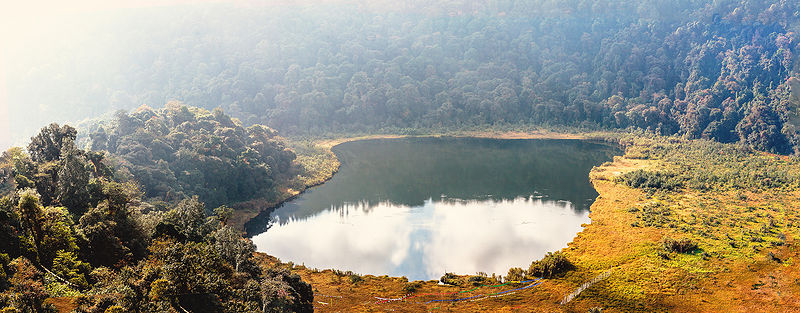 चित्र:Khecheopalri-Lake-1.jpg