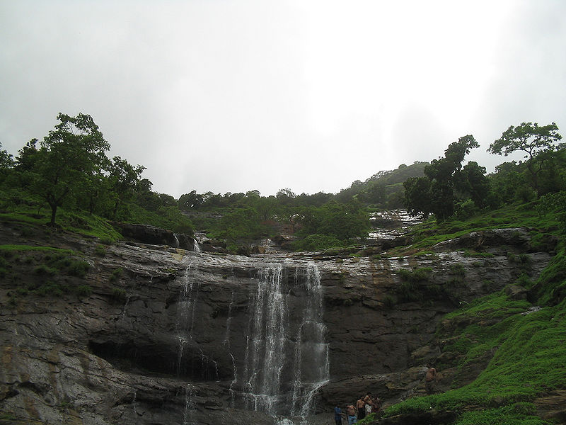 चित्र:Waterfall-Matheran.jpg