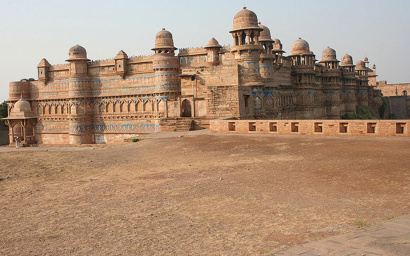 चित्र:Gwalior-Fort-1.jpg