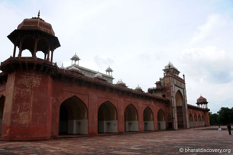 चित्र:Sikandra-Agra-16.jpg