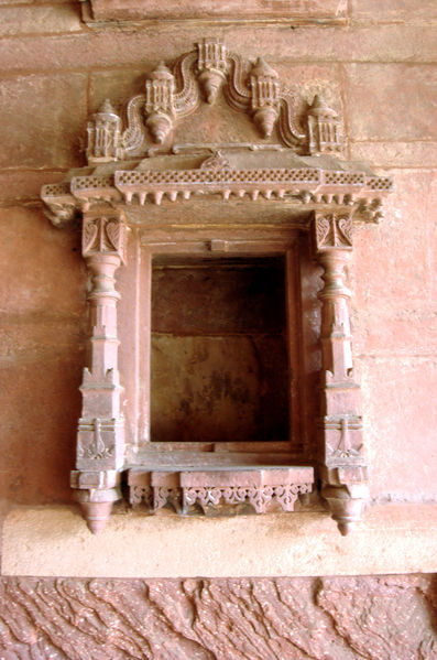 चित्र:Jodha-Bai's-Palace-2.jpg