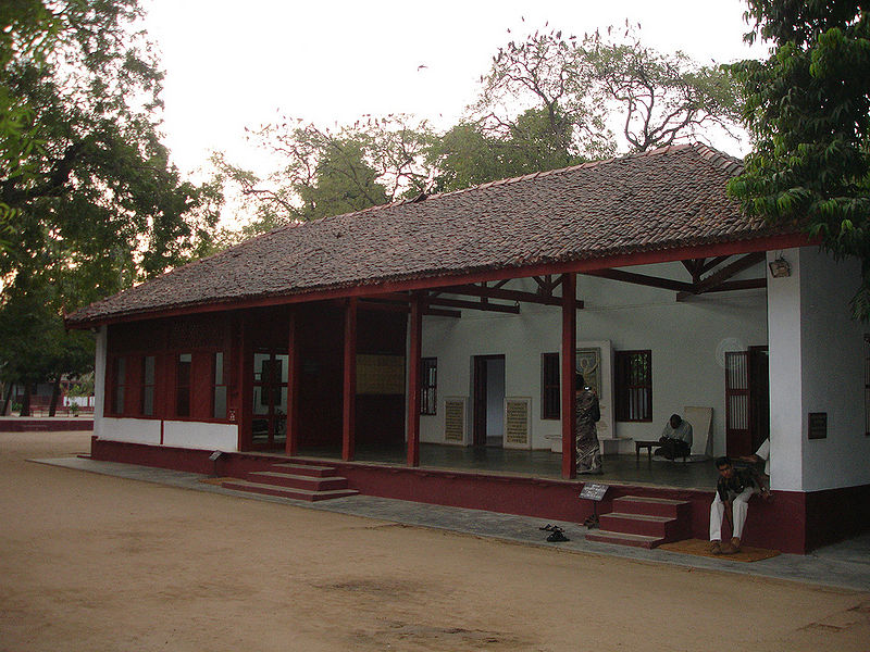 चित्र:Sabarmati-Ashram-Ahmedabad.jpg