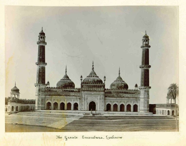 चित्र:Bara-Imambara-Lucknow-2.jpg