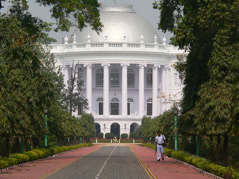 चित्र:Rajbhavan-Kolkata-1.jpg