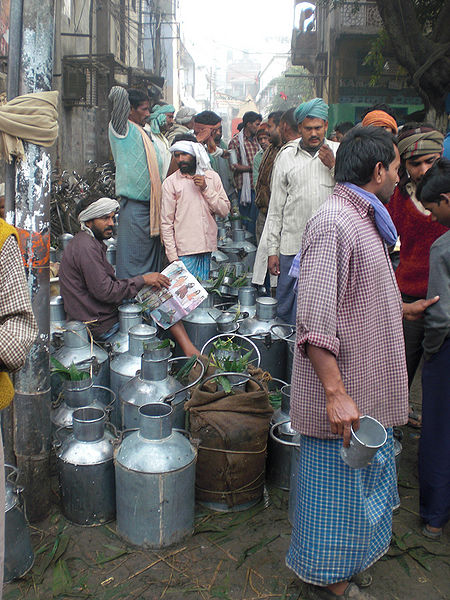 चित्र:Market-Varanasi-6.jpg
