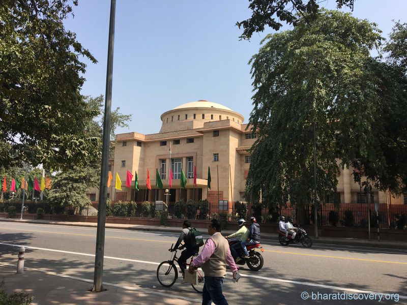 चित्र:National-Museum-New-Delhi.jpg