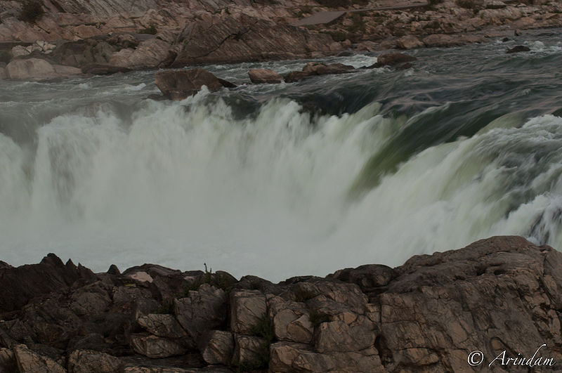 चित्र:Dhuandhar-Falls-1.jpg