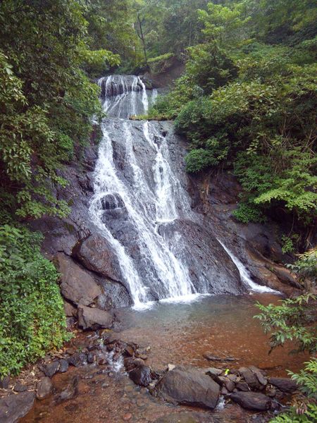 चित्र:Bamanbudo-Waterfall.jpg