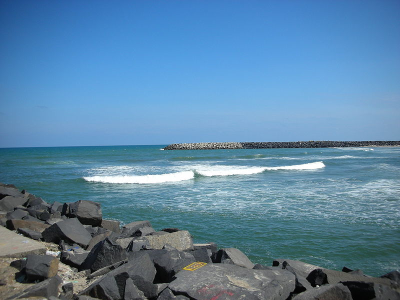 चित्र:Pondicherry-Beach.jpg