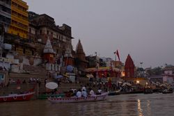 वाराणसी का प्रसिद्ध अहिल्याबाई घाट