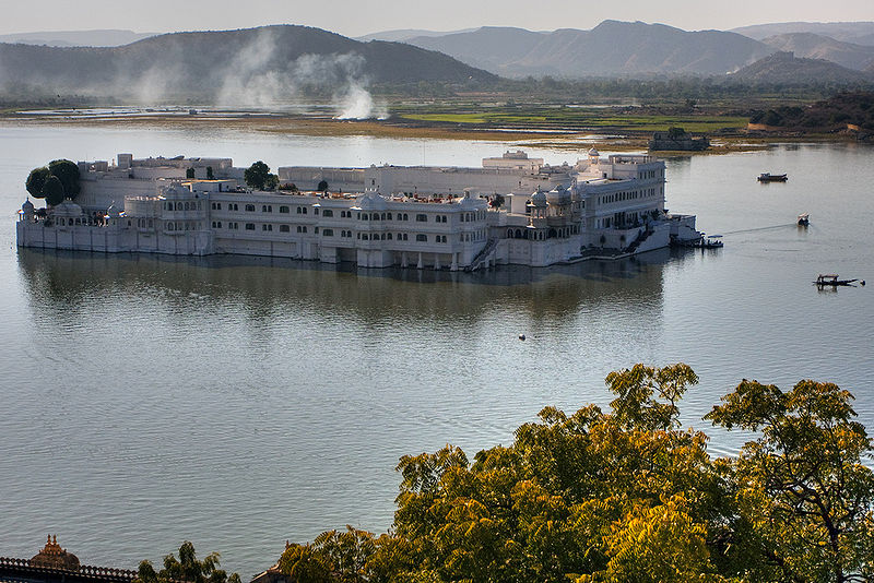 चित्र:Lake-Palace-2.jpg