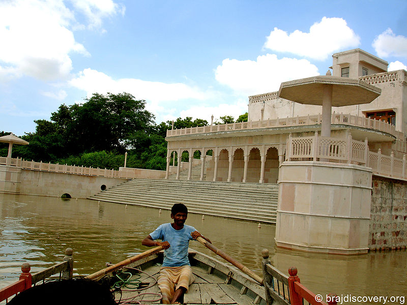 चित्र:Brhamand-Ghat-2.jpg