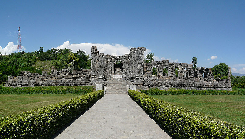 चित्र:Martand-Sun-Temple.jpg