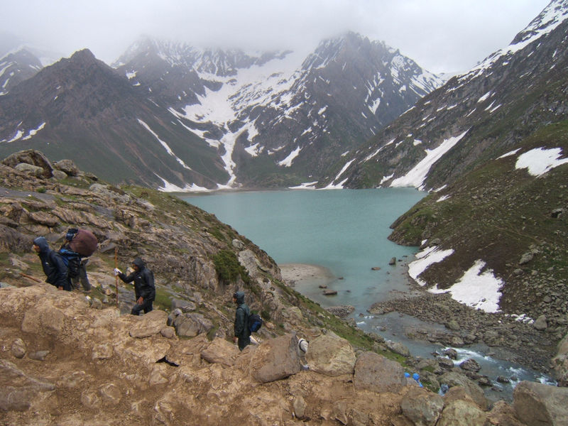 चित्र:Sheshnag-Lake-3.jpg