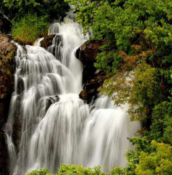 चित्र:Shivanasamudra-Falls.jpg