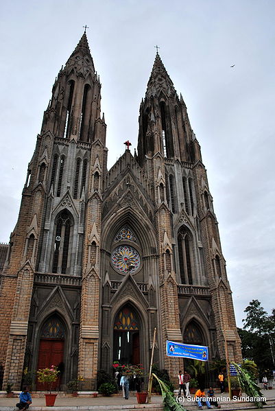 चित्र:St-Philomena-Church-Mysore.jpg