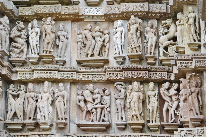चित्र:Lakshmana-Temple-Khajuraho-14.jpg