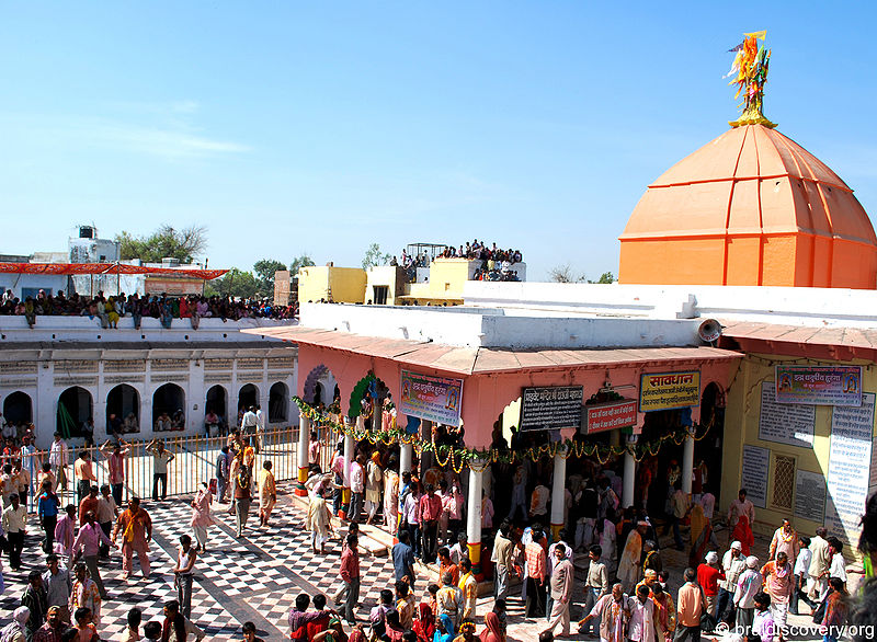 चित्र:Baldev-Holi-Mathura-8.jpg