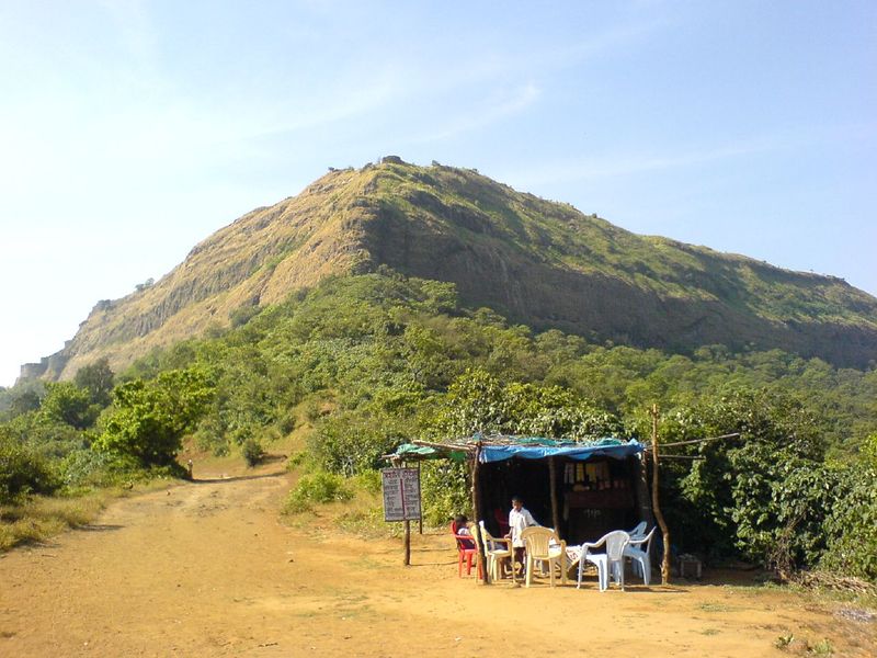 चित्र:Lohagarh-Fort-Lonavala-6.jpg