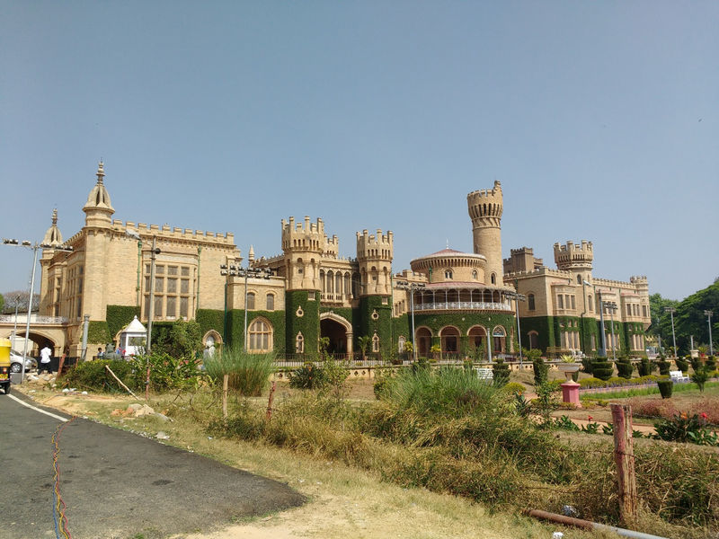 चित्र:Bangalore-Palace-3.jpg