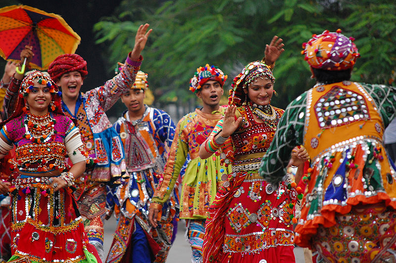 चित्र:Garba-Dance.jpg