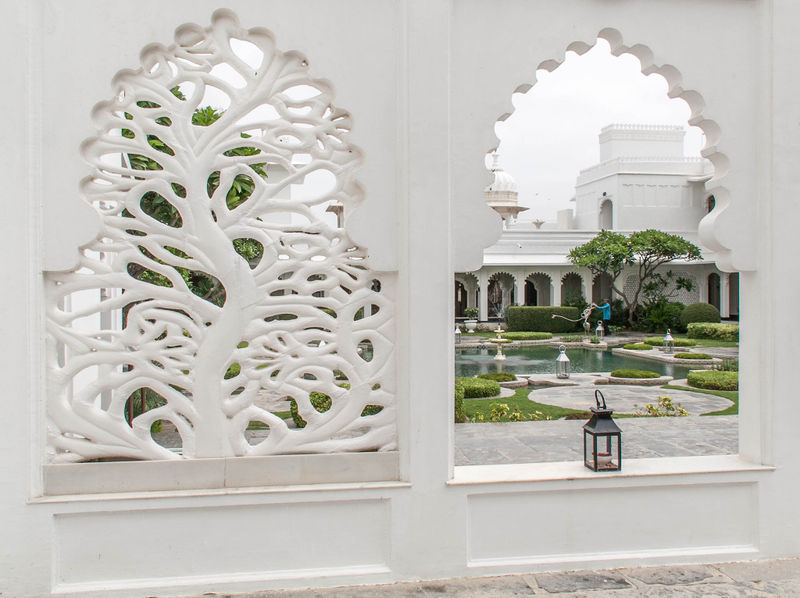 चित्र:Taj-Lake-Palace-3.jpg