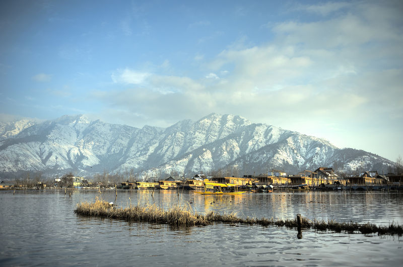 चित्र:Dal Lake-12.jpg