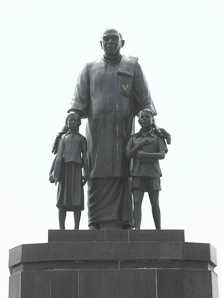 चित्र:Statue of Kamraj.jpg