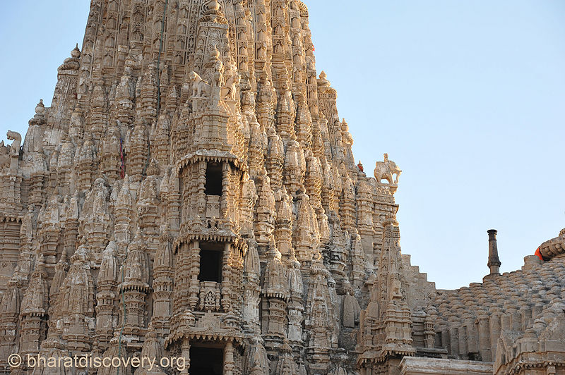 चित्र:Dwarkadhish-Temple-Gujarat-2.jpg