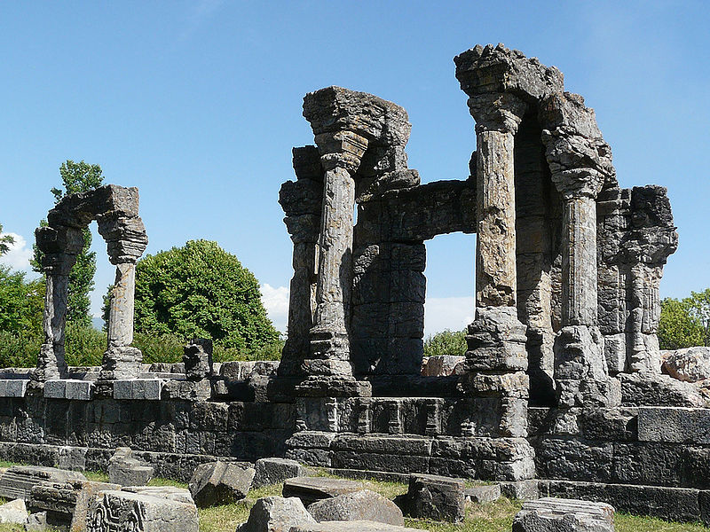 चित्र:Martand-Sun-Temple-3.jpg