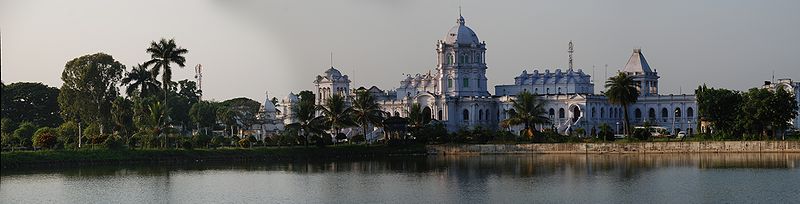चित्र:Panorama-Of-Ujjayanta-Palace-Agartala.jpg