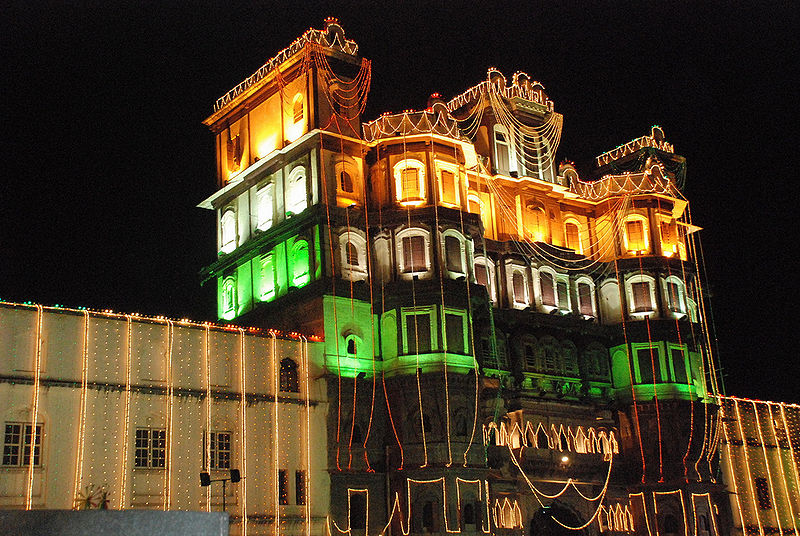 चित्र:Rajwada-indore.jpg