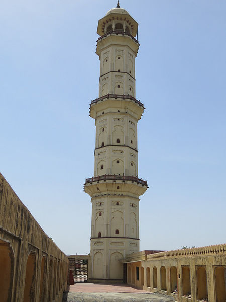 चित्र:Isra-Lat.jpg