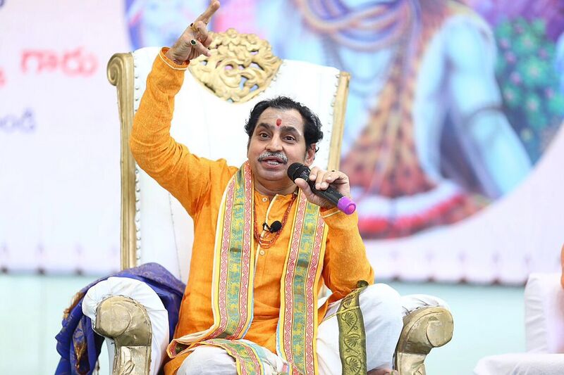 चित्र:Madugula Nagaphani Sharma .jpg