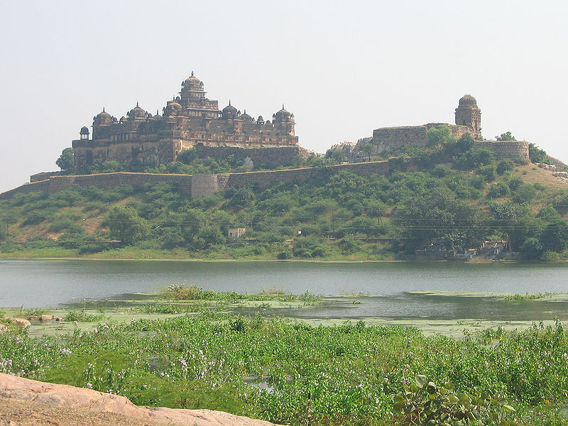 चित्र:Datia-Palace.jpg