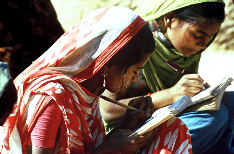 चित्र:Rural-Education-Lucknow.jpg