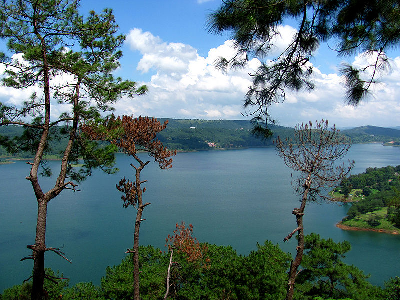 चित्र:Barapani-Shillong.jpg