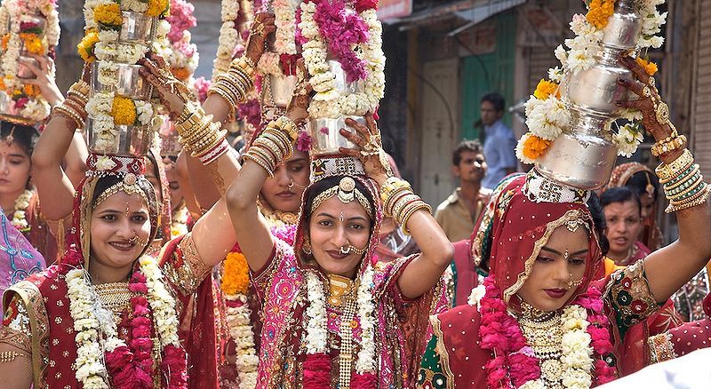 चित्र:Gangaur-Festival-Jodhpur-Rajasthan-1.jpg