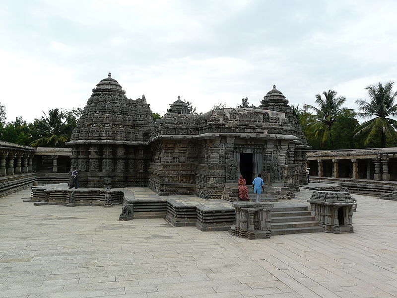 चित्र:Somnathpur-Temple-Mysore-1.jpg