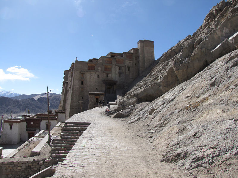 चित्र:Leh-Palace-6.jpg